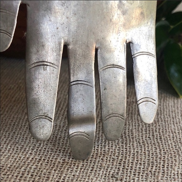 Artisan Handmade Silver Tone Metal Hand Brooch - Picture 3 of 11